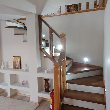 Casa De Vacanta Cu Piscina Incalzita&Jacuzzi Pietrari