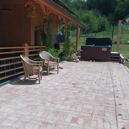 Casa De Vacanta Cu Piscina Incalzita&Jacuzzi Holiday home