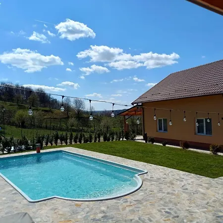 Holiday home Casa De Vacanta Cu Piscina Incalzita&Jacuzzi