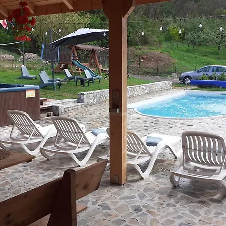 Holiday home Casa De Vacanta Cu Piscina Incalzita&Jacuzzi Pietrari